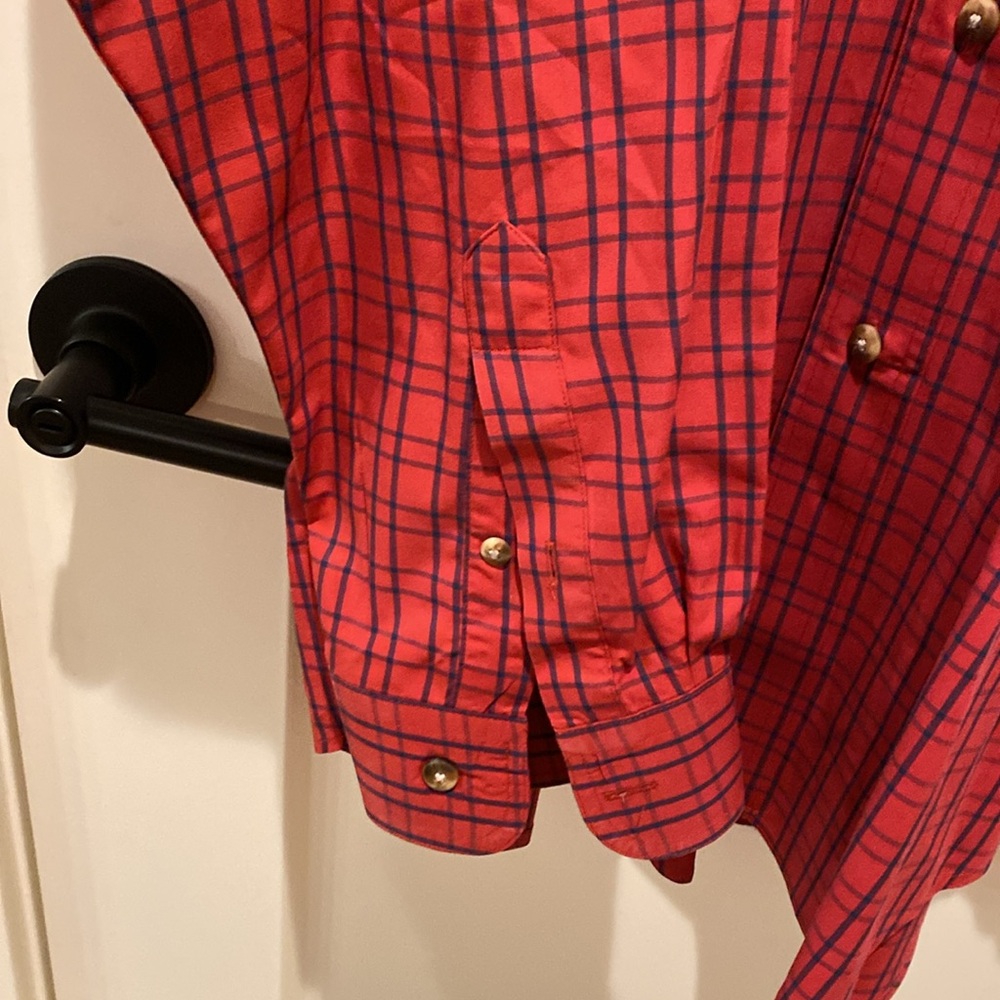 Eddie Bauer Men’s Casual Button Down Long Sleeve‎ Shirt.  Red w/Blue Stripes. - Picture 4 of 6